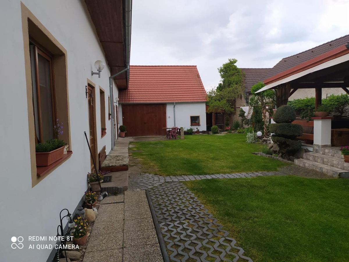 Apartman Na Statku Apartment Klec Exterior photo
